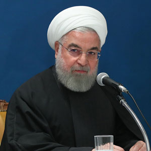 نامه انجمن اسلامی جامعه پزشکی ایران به روحانی: تجمعات انسانی را ممنوع کنید، پروتکل هم فایده ای ندارد