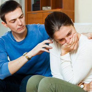 ۱۰ راهکار عالی برای آرام کردن همسر عصبانی