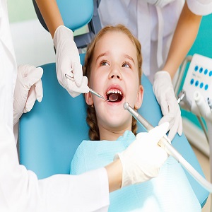 آیا عصب کشی دندان شیری با دندان دائمی متفاوت است؟
