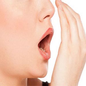 چگونه بوی بد دهان را با طب سنتی درمان کنیم؟