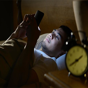 6 دلیل مهم برای عدم استفاده از گوشی هوشمند هنگام شب
