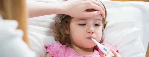 وقتی فرزندتان تب دارد چه کاری باید انجام دهید؟