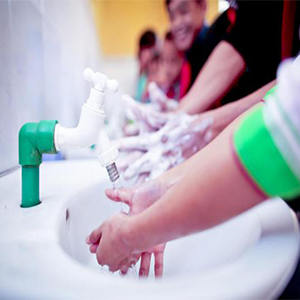 چگونه کودکان را به شستن دست‌ها ترغیب کنیم؟