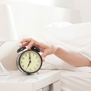 عادت ها و عواملی که باعث می شود صبح ها سخت بیدار شوید