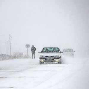 برف و کولاک همه جاده های مازندران را بست
