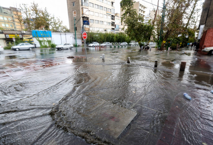 هشدار هواشناسی تهران درباره آب گرفتگی معابر و کولاک برف در گردنه‌ها