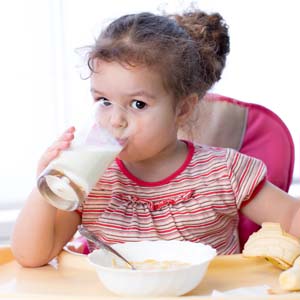 15 فایده نوشیدن شیر