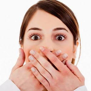 دلایل بوی بد دهان حتی پس از مسواک زدن