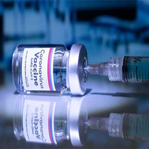 پزشکان بخش خصوصی واکسن سینوفارم دریافت می‌کنند/ تزریق واکسن آسترازنکا متوقف نمی‌شود