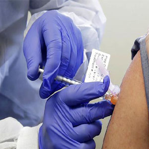 امید داریم تا اسفند ۶۰ میلیون نفر را علیه کرونا واکسینه کنیم