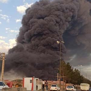 جزئیات جدید از آتش‌سوزی کارخانه الکل قم | اعلام وضعیت بحرانی در منطقه | حضور ۱۰۰ آتش نشان برای مهار حریق