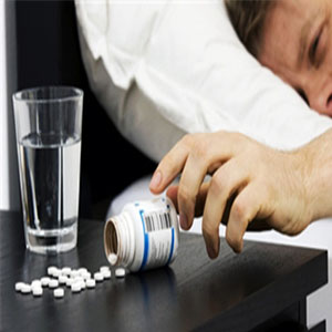 مصرف پیوسته و خودسرانه قرص‌های خواب‌آور عوارض خطرناک دارد