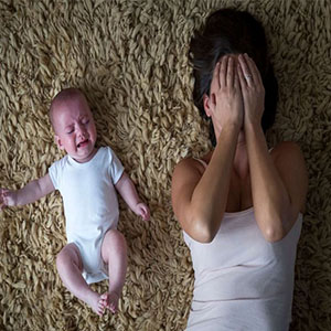 بررسی تاثیر افسردگی بر رابطه بین مادر و نوزاد
