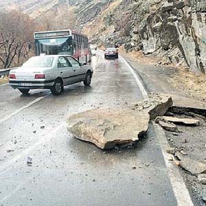 هشدار ریزش سنگ در جاده‌های کوهستانی مازندران