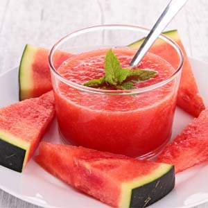 6 دلیل خوب برای نوشیدن آب هندوانه