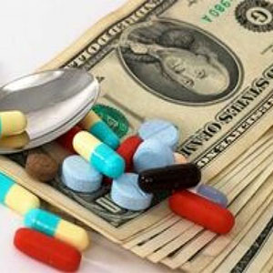 ارز "دارو" تک نرخی و قیمت‌گذاری‌ها به‌روز شود