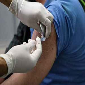 تمایل ۷۳ درصدی مردم به دریافت واکسن/نمره شهروندان به عملکرد دولت در مدیریت کرونا