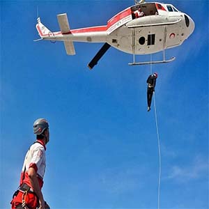 نجات ۸۷ نفر از شهروندان در عملیات های فنی رهاسازی/ انتقال ۱۱ مصدوم به وسیله بالگرد به مراکز درمانی