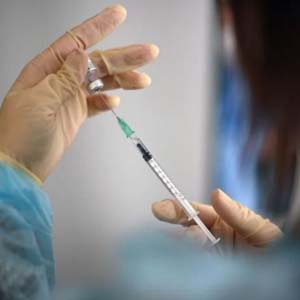آیا تزریق واکسن بی اثر است؟/ تحلیل یک متخصص از یک گزارش پرحاشیه