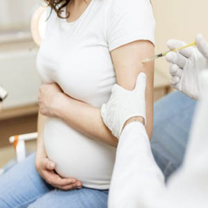 بررسی دستاوردهای علمی در مورد واکسیناسیون زنان باردار