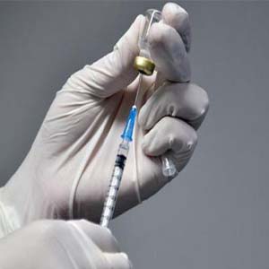 تزریق هم‌زمان واکسن کووید-۱۹ و آنفلوآنزا چه عوارضی دارد؟