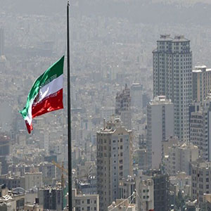 وزش باد شدید در جنوب و غرب تهران/ آلودگی هوای پایتخت برای گروه‌های حساس