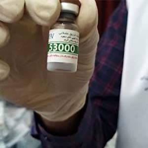 دز یادآور واکسن پاستوکووک به بزرگسالان تزریق می‌شود