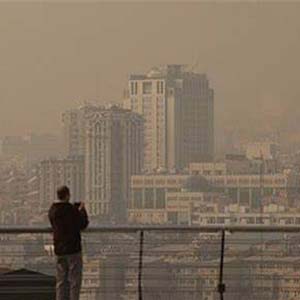 وضعیت اضطراری ۱۶ ایستگاه کنترل کیفیت هوای تهران/مرگ ۱۲۵۱ تهرانی به دلیل آلودگی هوا در سال گذشته