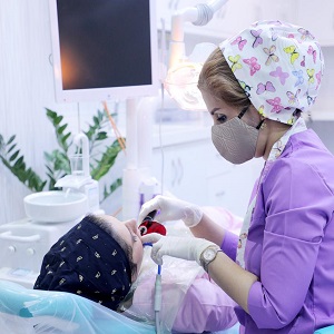 کلینیک دندانپزشکی کودکان در غرب تهران