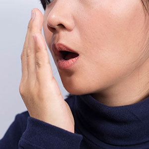 ۵ علت بوی بد دهان